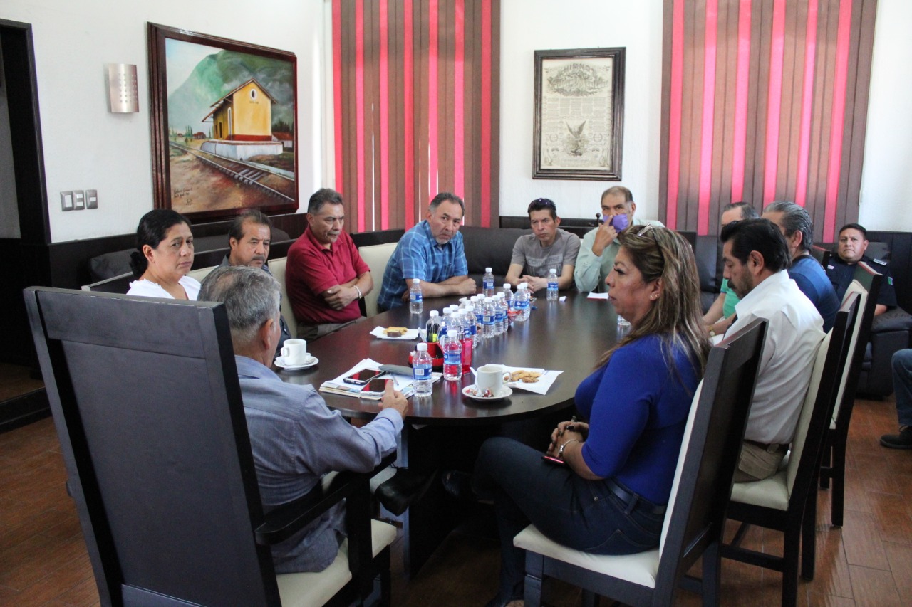 EN CIUDAD MENDOZA COMERCIANTES SE SUMAN AL SANEAMIENTO DE CALLES Y MERCADO WhatsApp Image 2020-03-28 at 21.50.05