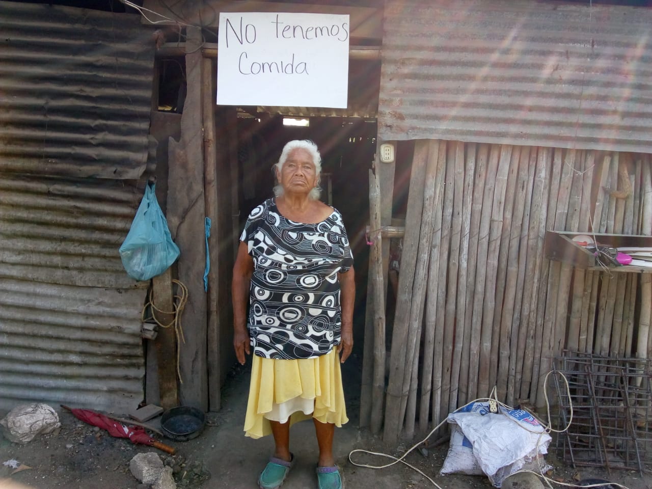 Miles de familias protestan desde sus casas WhatsApp Image 2020-05-01 at 18.50.57