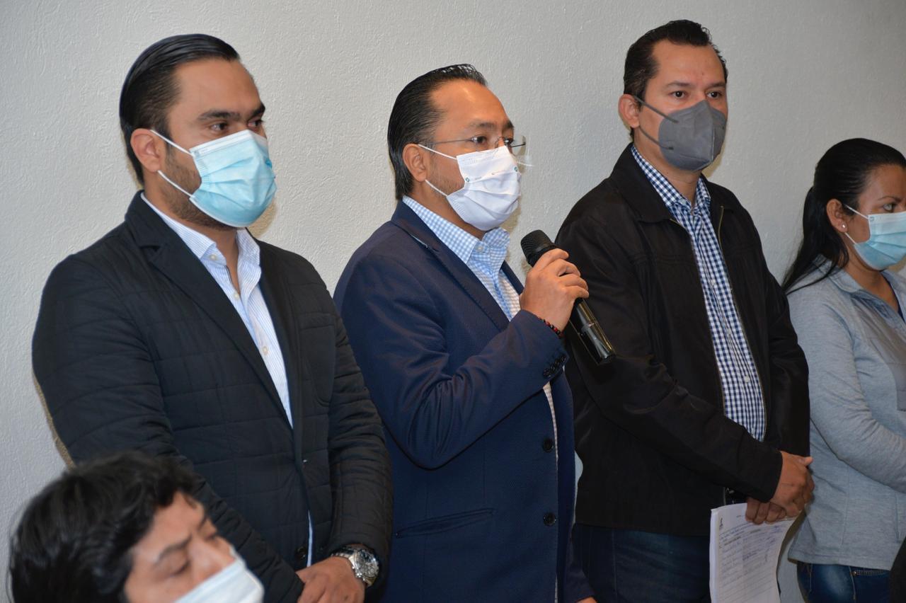 Enseña el músculo Omar Miranda WhatsApp Image 2021-02-01 at 11.19.02 AM