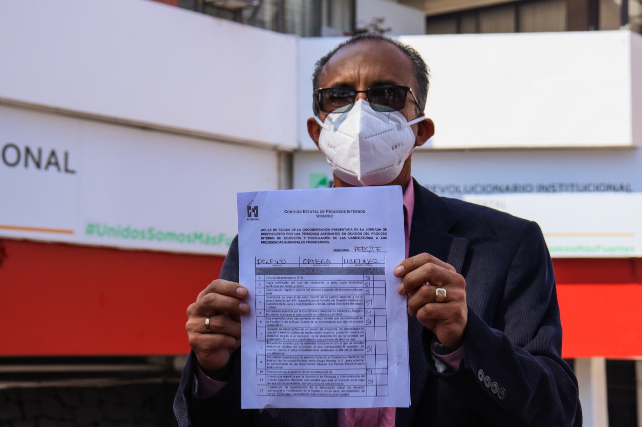 Delfino Ortega Martínez se registró como precandidato a la Presidencia Municipal de Perote WhatsApp Image 2021-02-09 at 10.12.40 AM