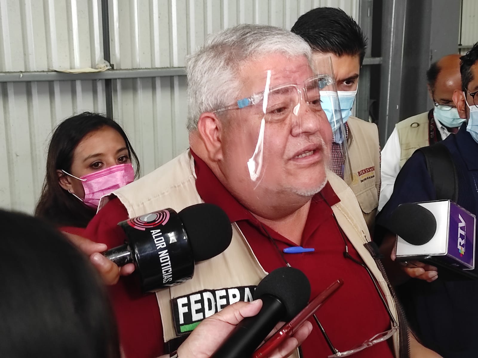 "Hay 'racismo' en la vacunación", afirma Manuel Huerta, docentes continúan colándose en Xalapa IMG-20211007-WA0029