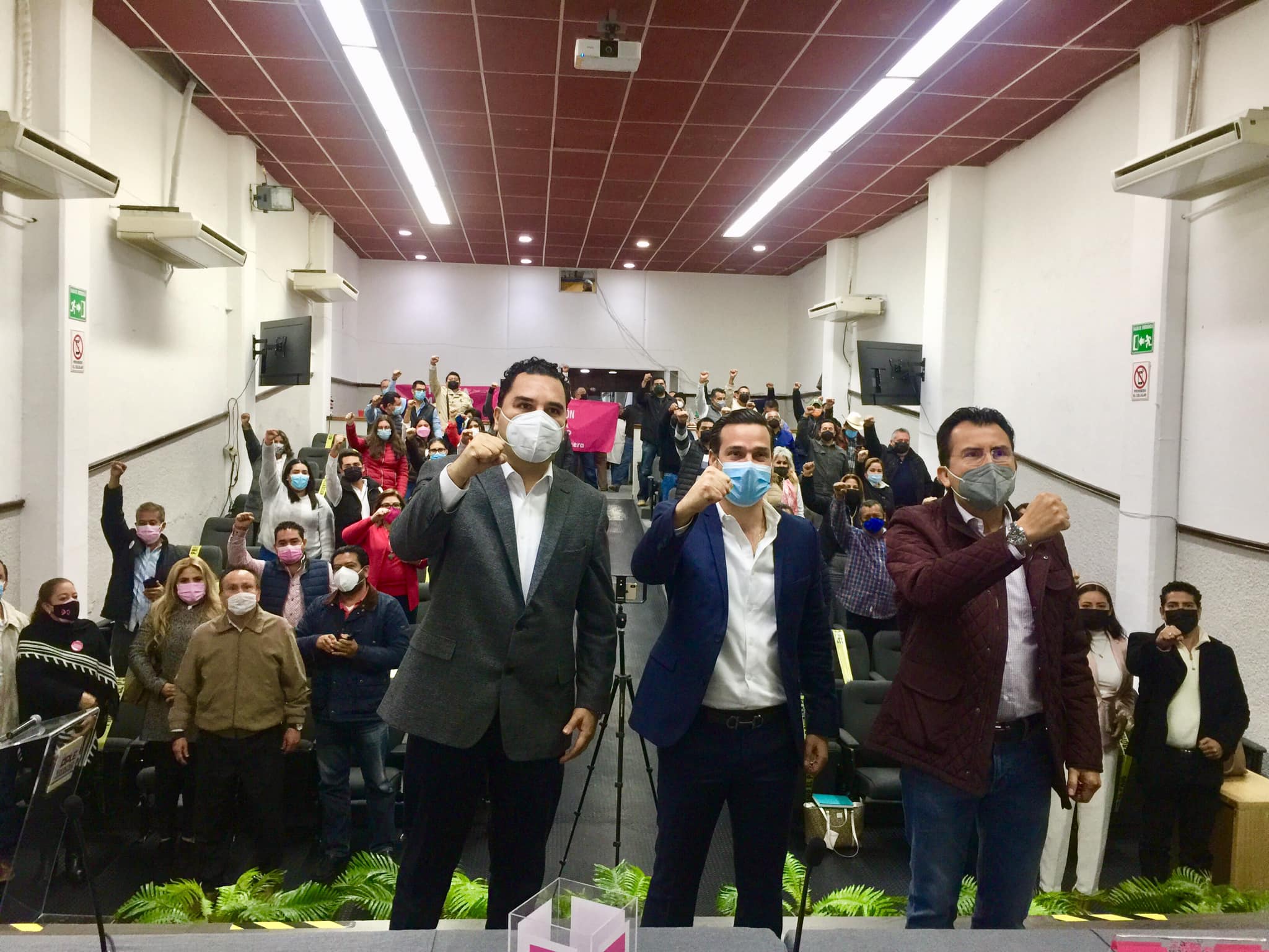 271217678_1264599560705456_3536385465176544348_n