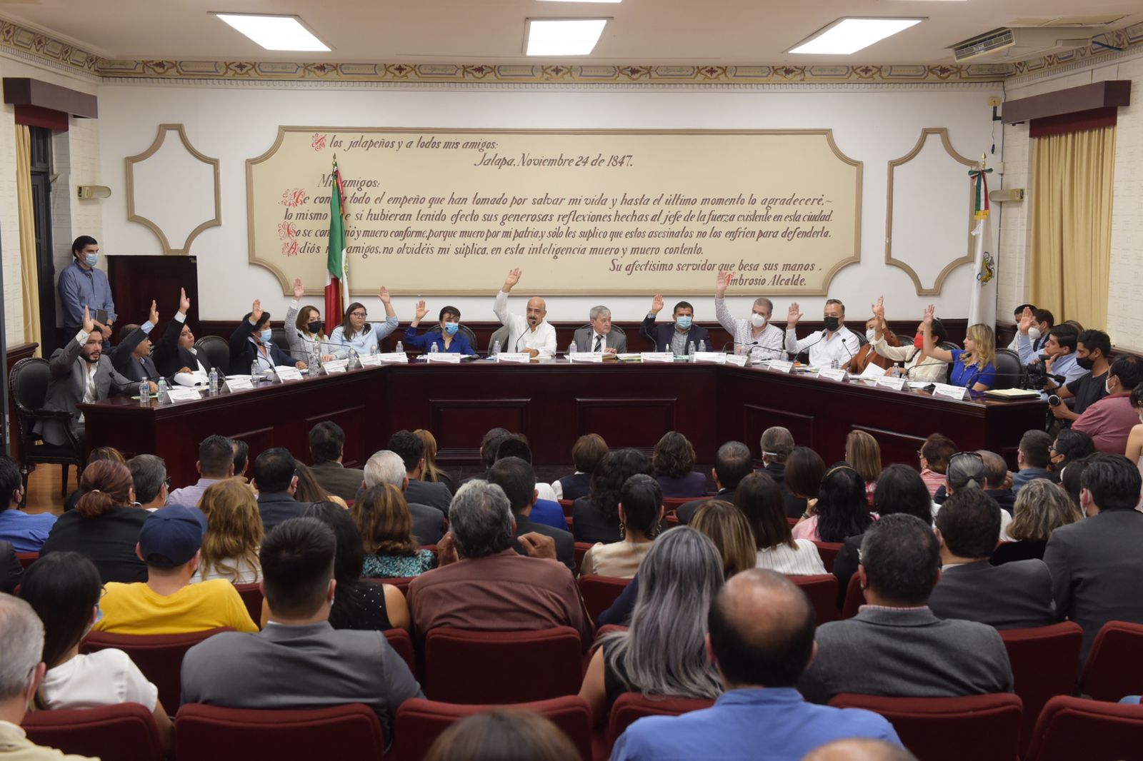 Otorgan nombramientos a Secretario del Ayuntamiento, Tesorera y Contralora cabildoxalapa