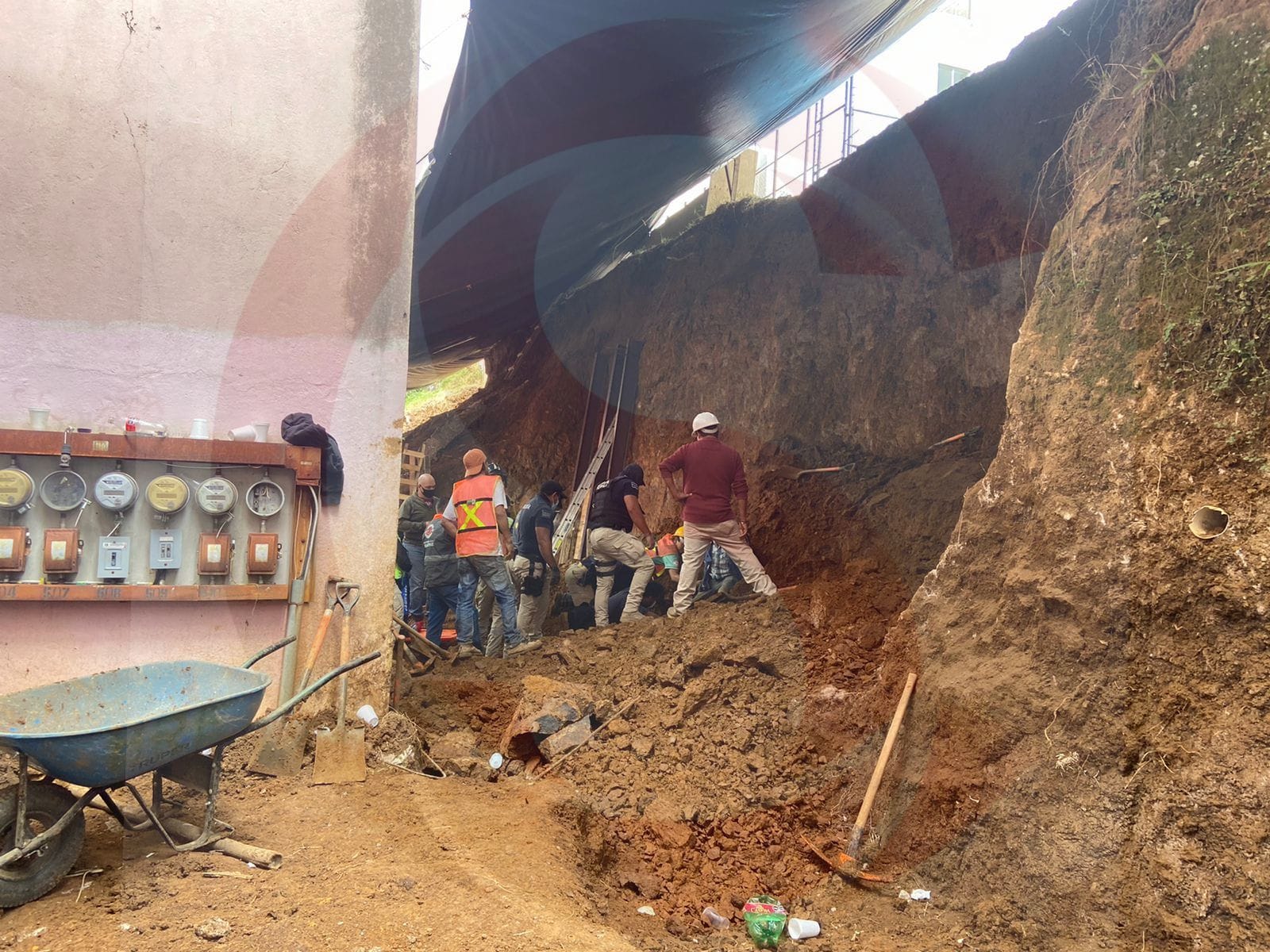 Alud de tierra sepulta a trabajadores en Xalapa 2000 WhatsApp Image 2022-01-25 at 12.51.33 PM