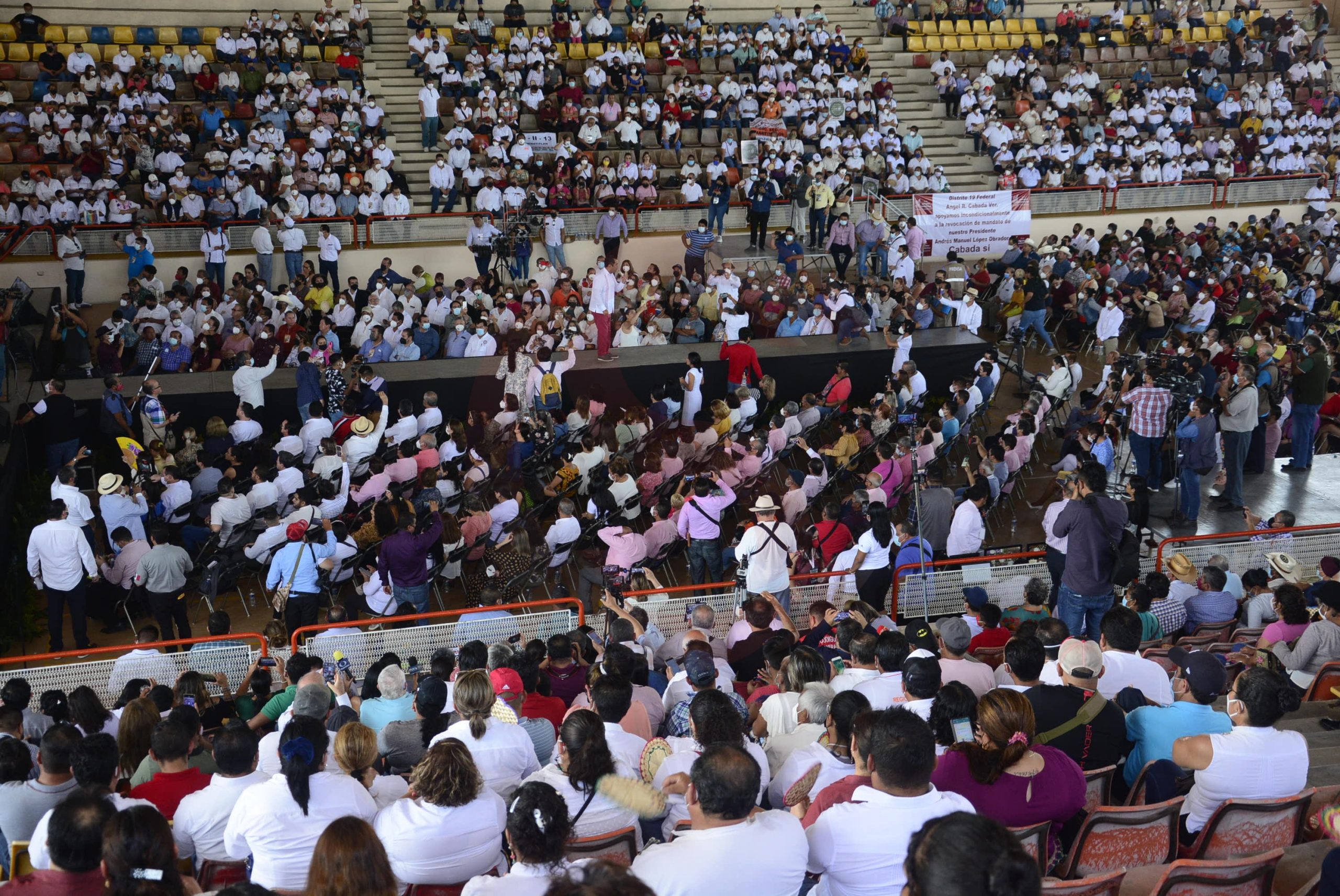 A coro, pueblo y legisladores piden que "baje el precio de la luz". Photo_1646598270289