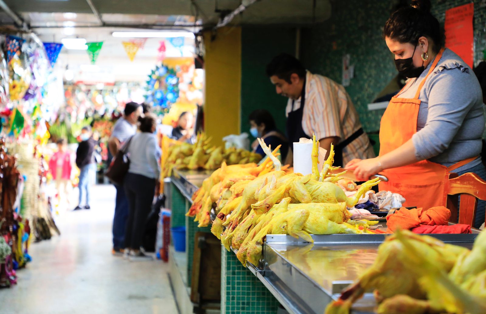 Condonará Ayuntamiento multas<br>y recargos a cerca de mil locatarios WhatsApp Image 2022-10-30 at 11.00.17 AM