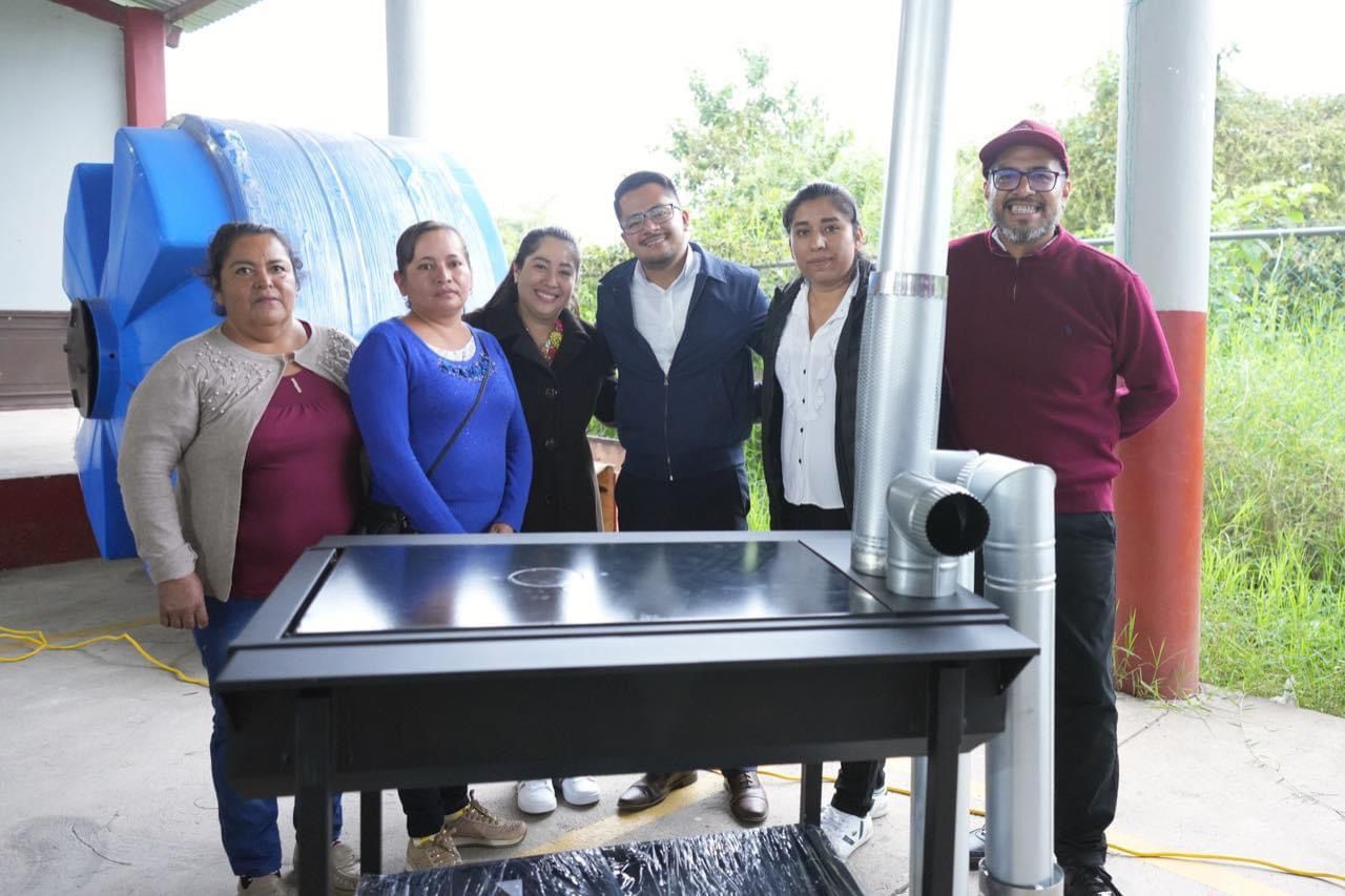 Gobierno de Erick Ruíz y DIF Estatal garantizan vivienda digna a familias de Emiliano Zapata. IMG-20221124-WA0024