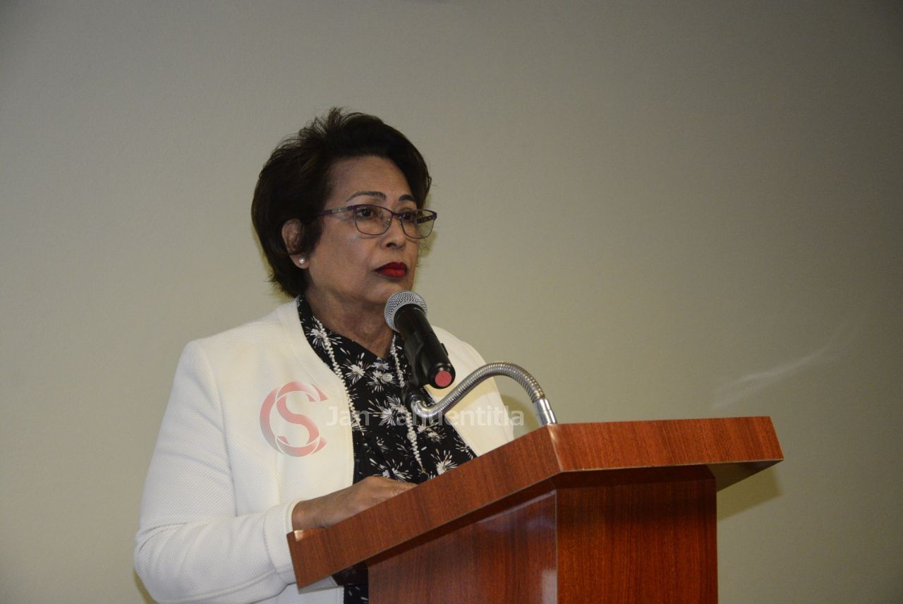 photo_5541808603271374770_y