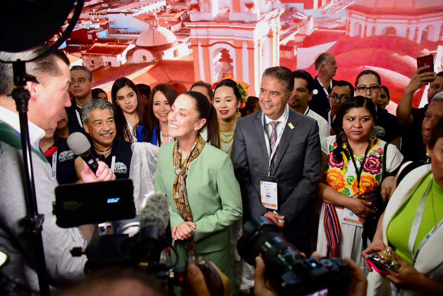 Sheinbaum rechaza debate y campañas sucias entre ‘corcholatas’ Iván Olvera y Claudia Sheinbaum