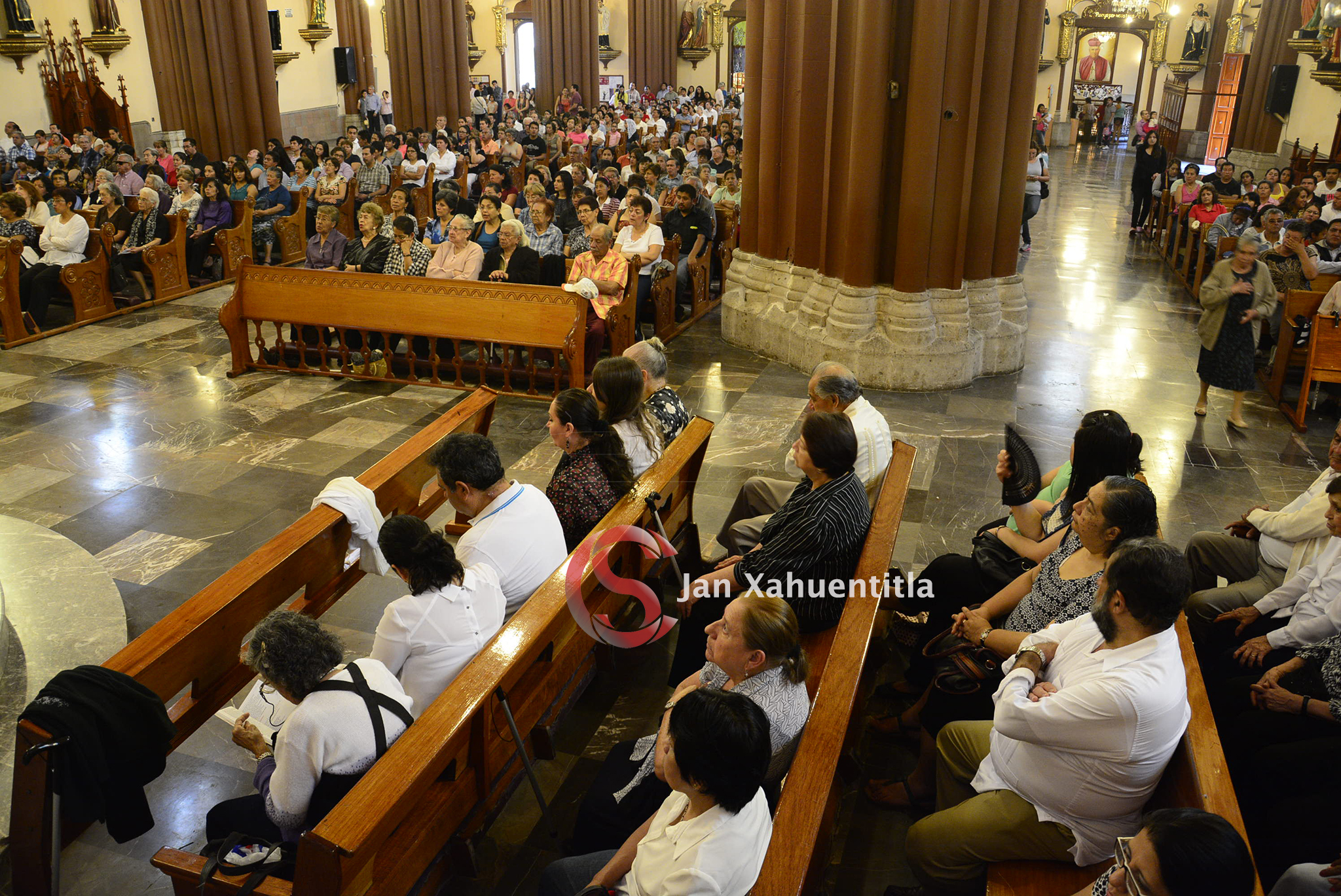 Justicia de Dios puede promover incipiente y débil democracia misa