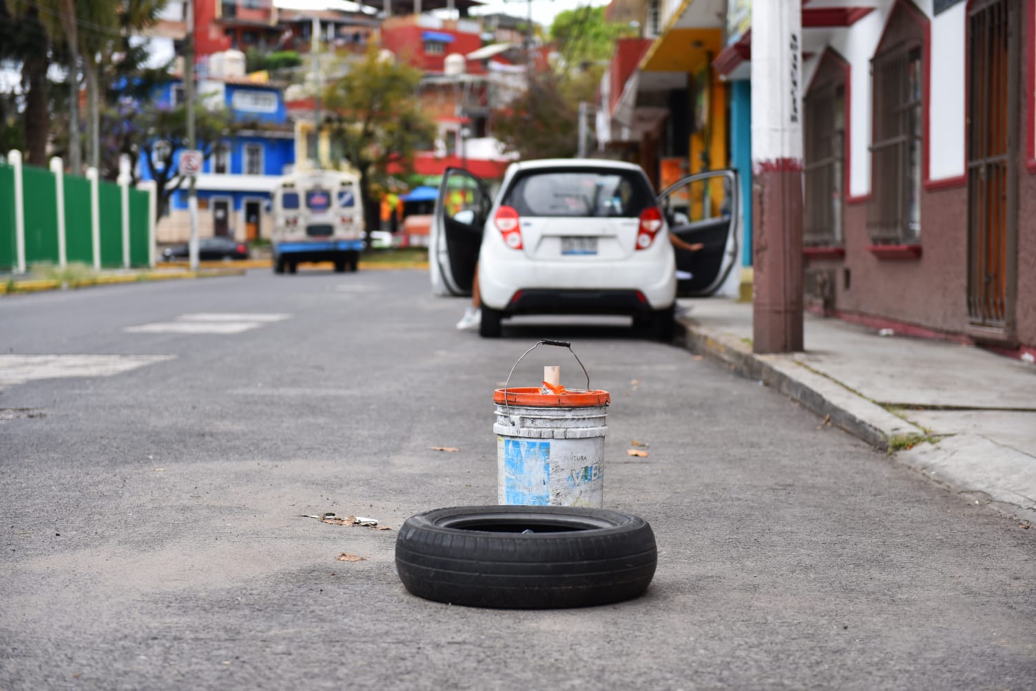 No permitirá Ayuntamiento apropiación indebida de la vía pública objetos que obstruyen las banquetas
