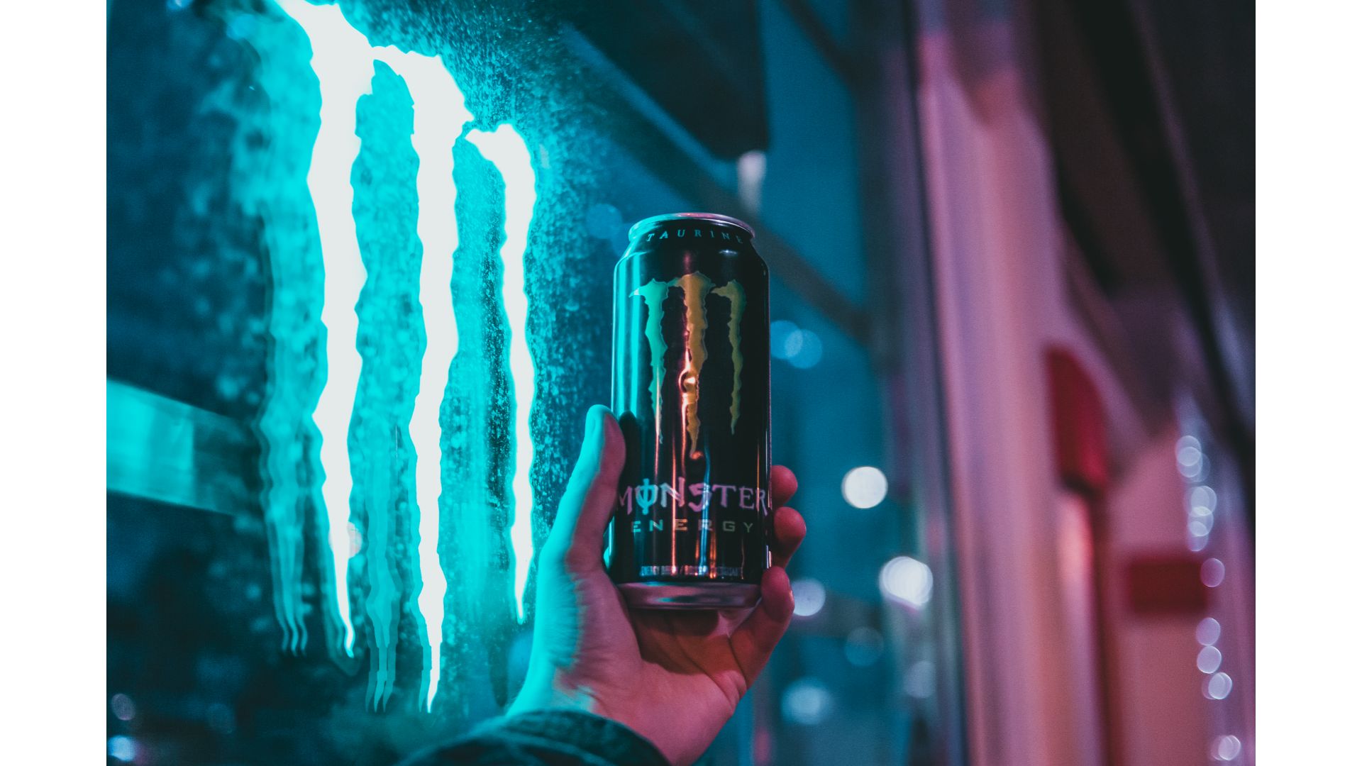 Plantean reformas para prohibir la venta de bebidas energéticas a menores de 18 años bebida energética