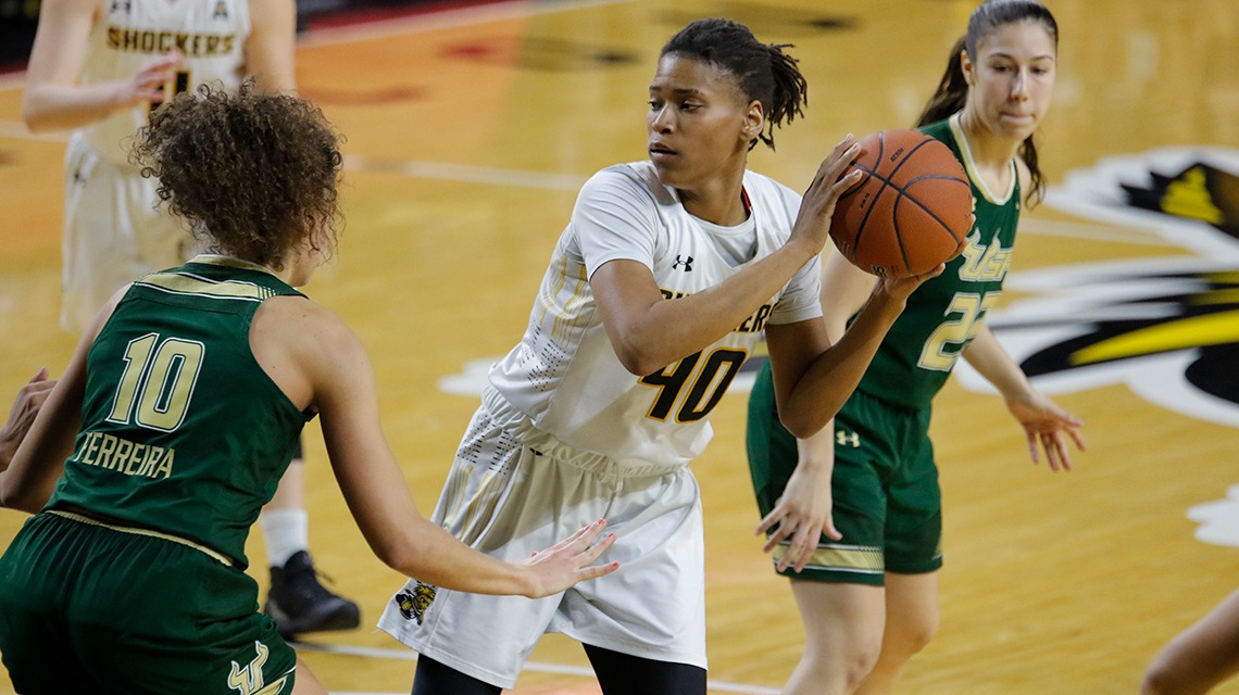 Llega Angela Tompkins a las Halconas Rojas Angela Tompkins