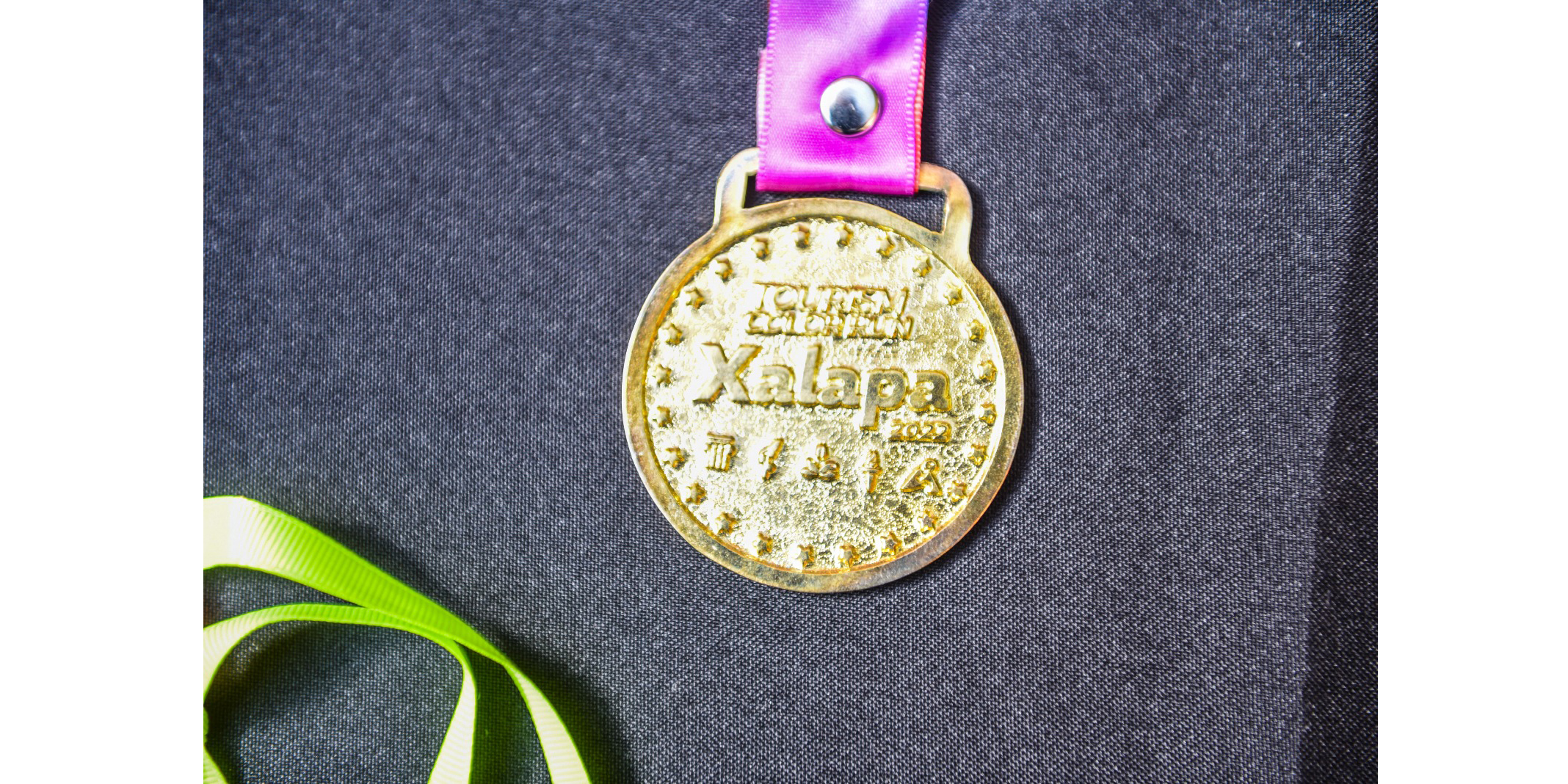 Invita Ayuntamiento de Xalapa a la carrera Tourism Color Run 2023 medalla