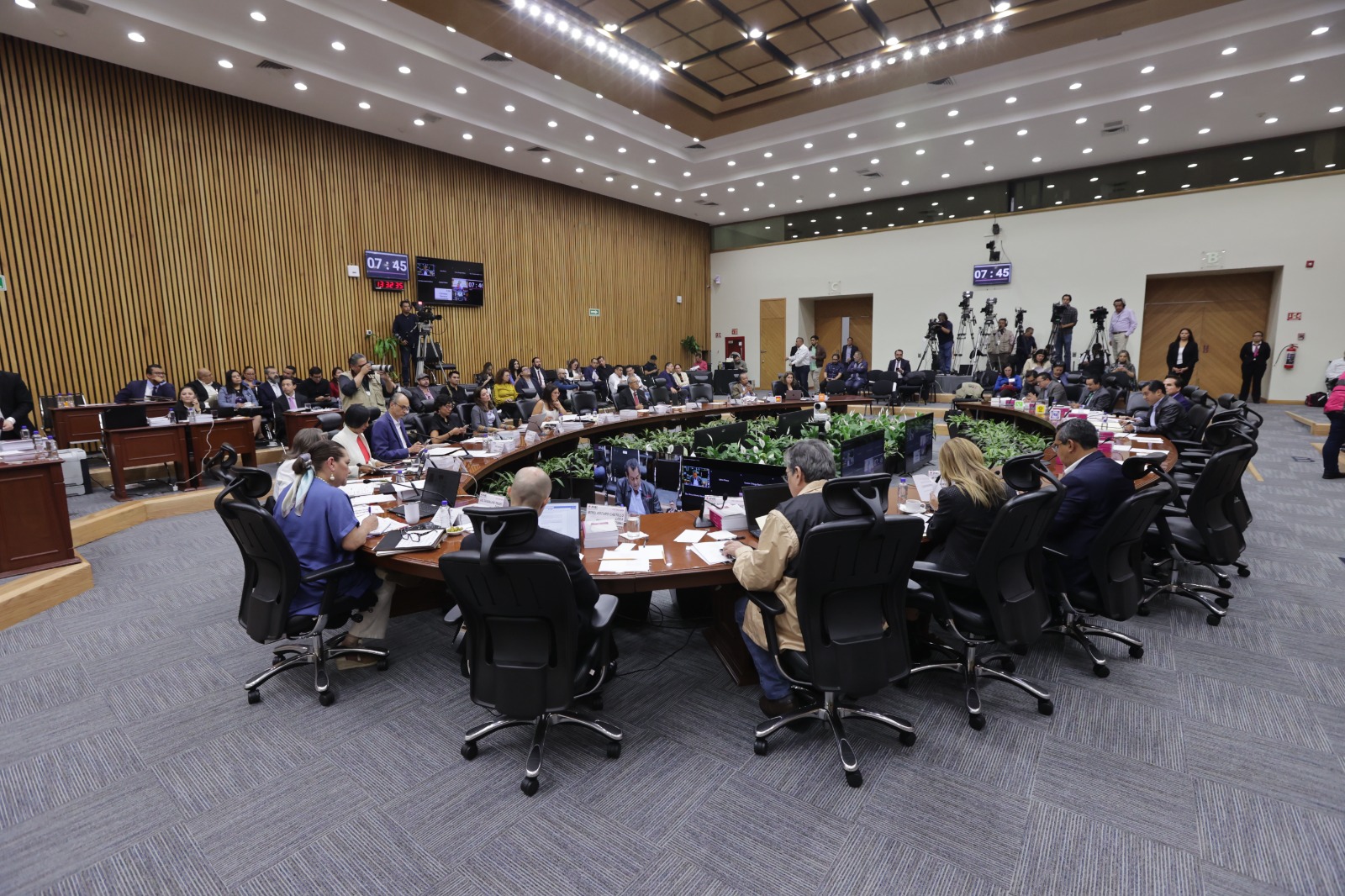 Ordena INE candidaturas de cinco mujeres y cuatro hombres en gubernaturas 2024 INE