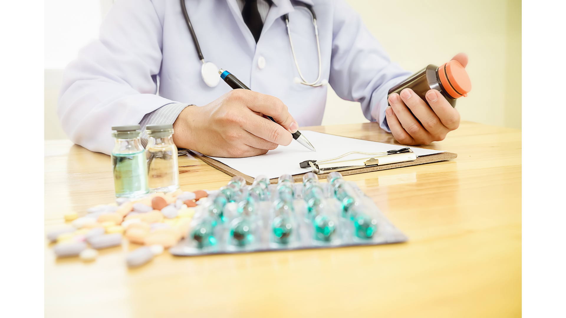 Jorge Sisniega pagó 30 mdp para recoger medicamentos caducos y ocultarlos Medicamentos