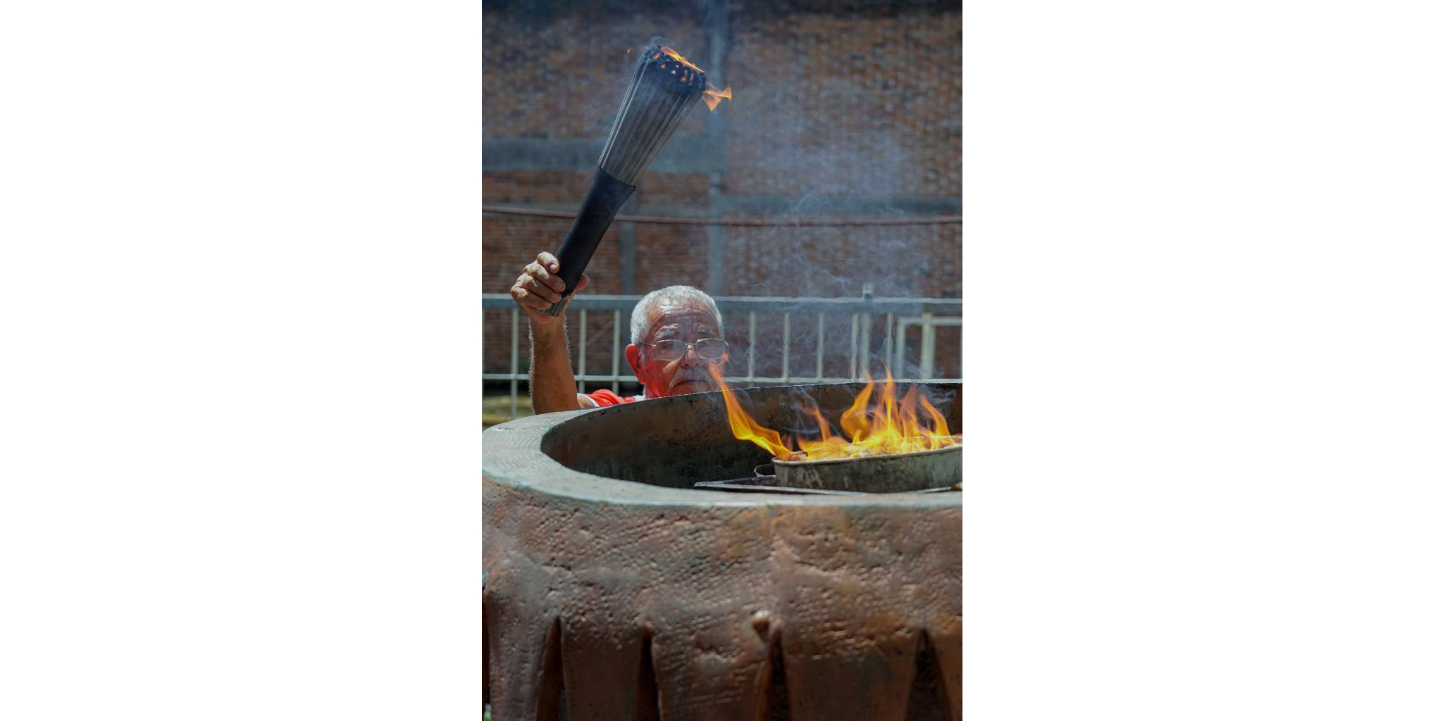 Conmemoran autoridades 55 aniversario del paso de la Antorcha Olímpica por Córdoba antorcha