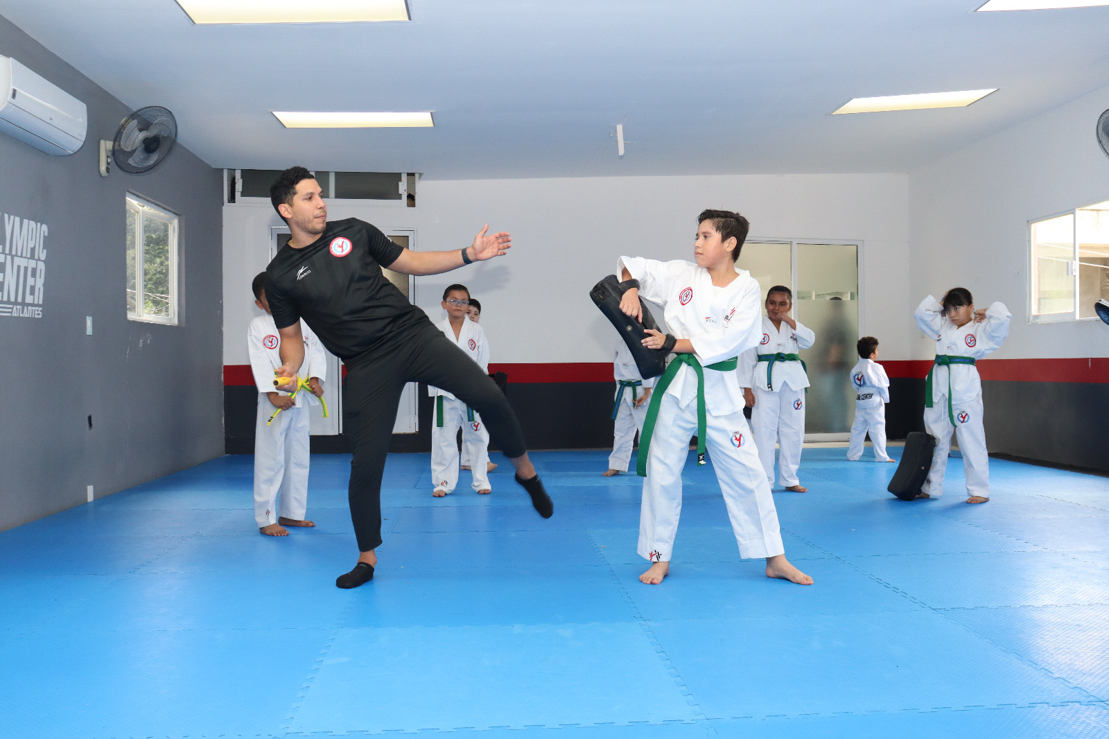 Realizan Master Class con Abel Mendoza en Atlantes Taekwondo Olympic Center WhatsApp Image 2023-12-23 at 20.20.38