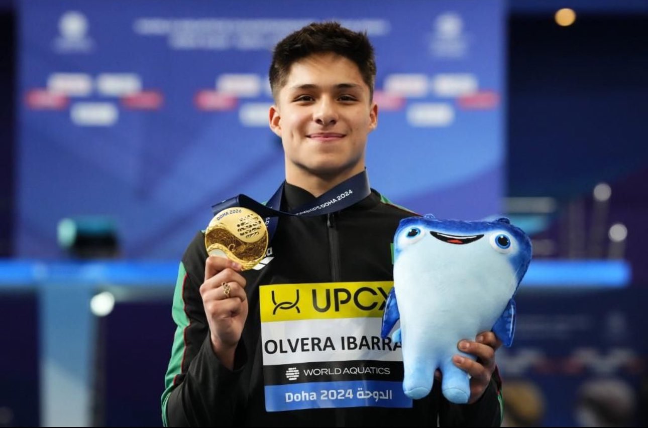 Osmar Olvera gana medalla de oro en el Campeonato Mundial de Natación