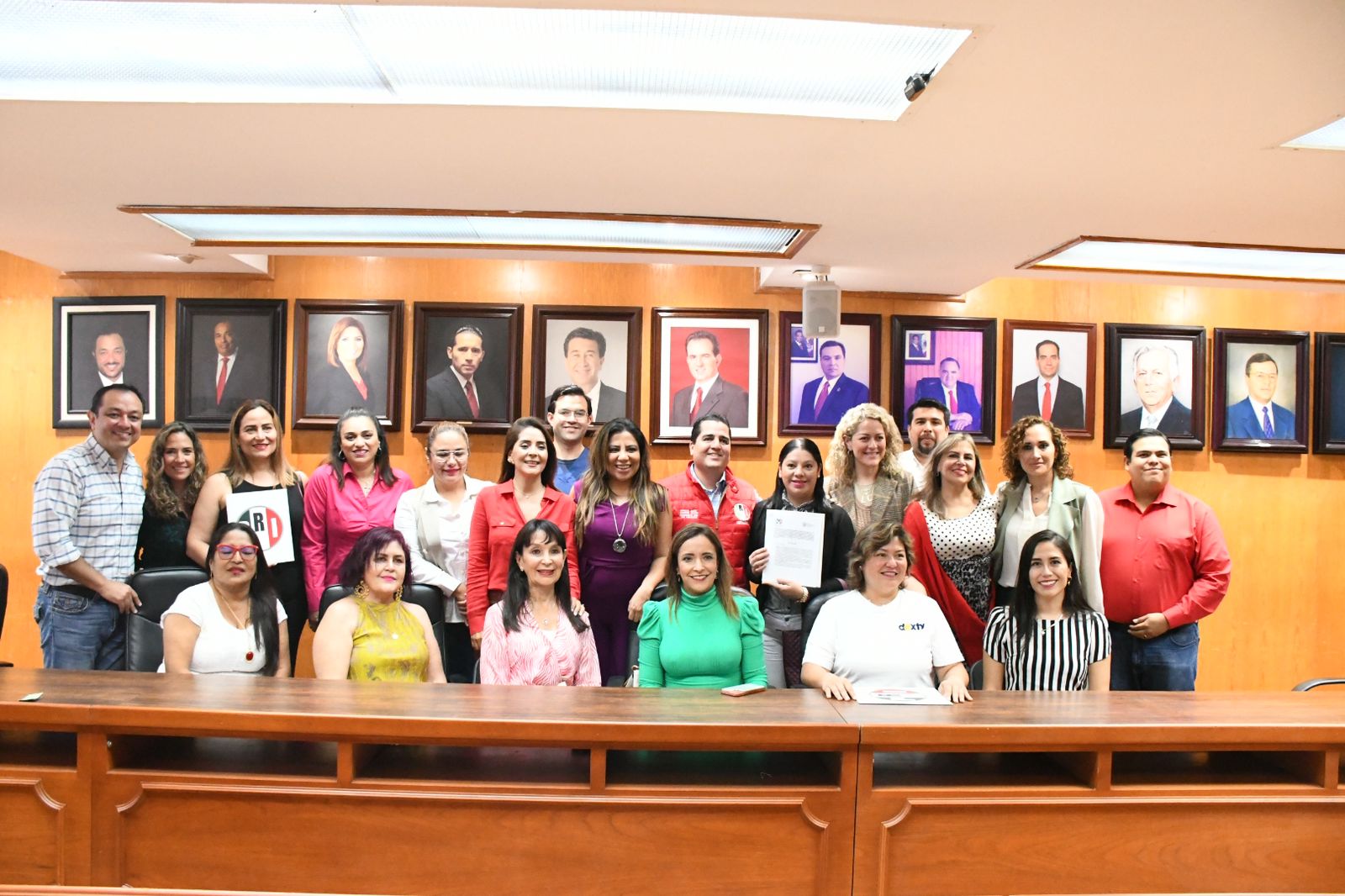 PRI Veracruz firma convenios de colaboración con ocho empresas de distintos giros, en beneficio de militantes