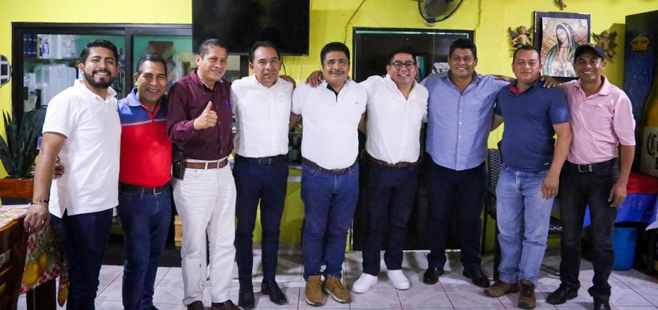 Esteban Ramírez Zepeta refuerza la unidad y organización del movimiento en el sur del estado con alcaldes de la Sierra de Soteapan