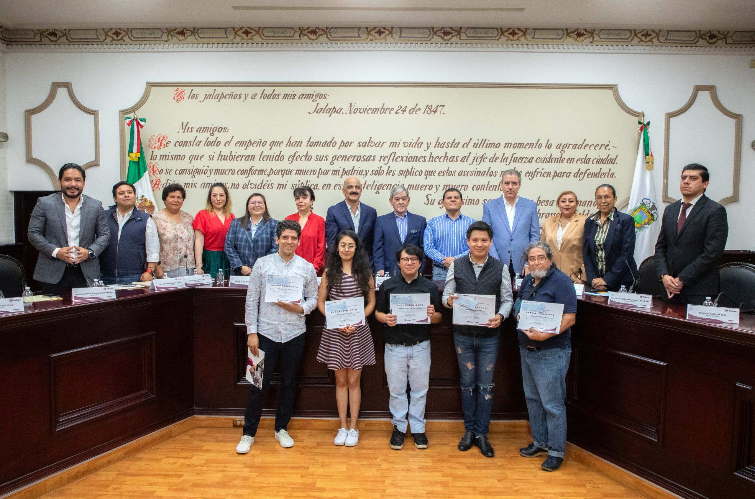 Reconoce Ayuntamiento a artistas xalapeños Reconoce Ayuntamiento a artistas xalapeños