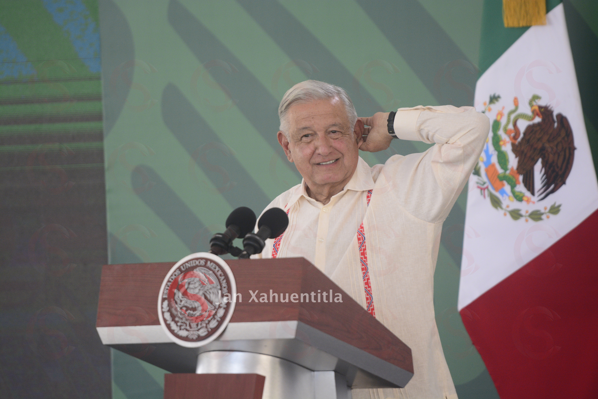 AMLO-2