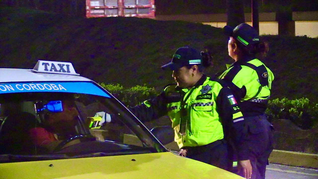 Realiza revisión aleatoria Tránsito de Córdoba en materia de alcoholimetría Alcoholimetría