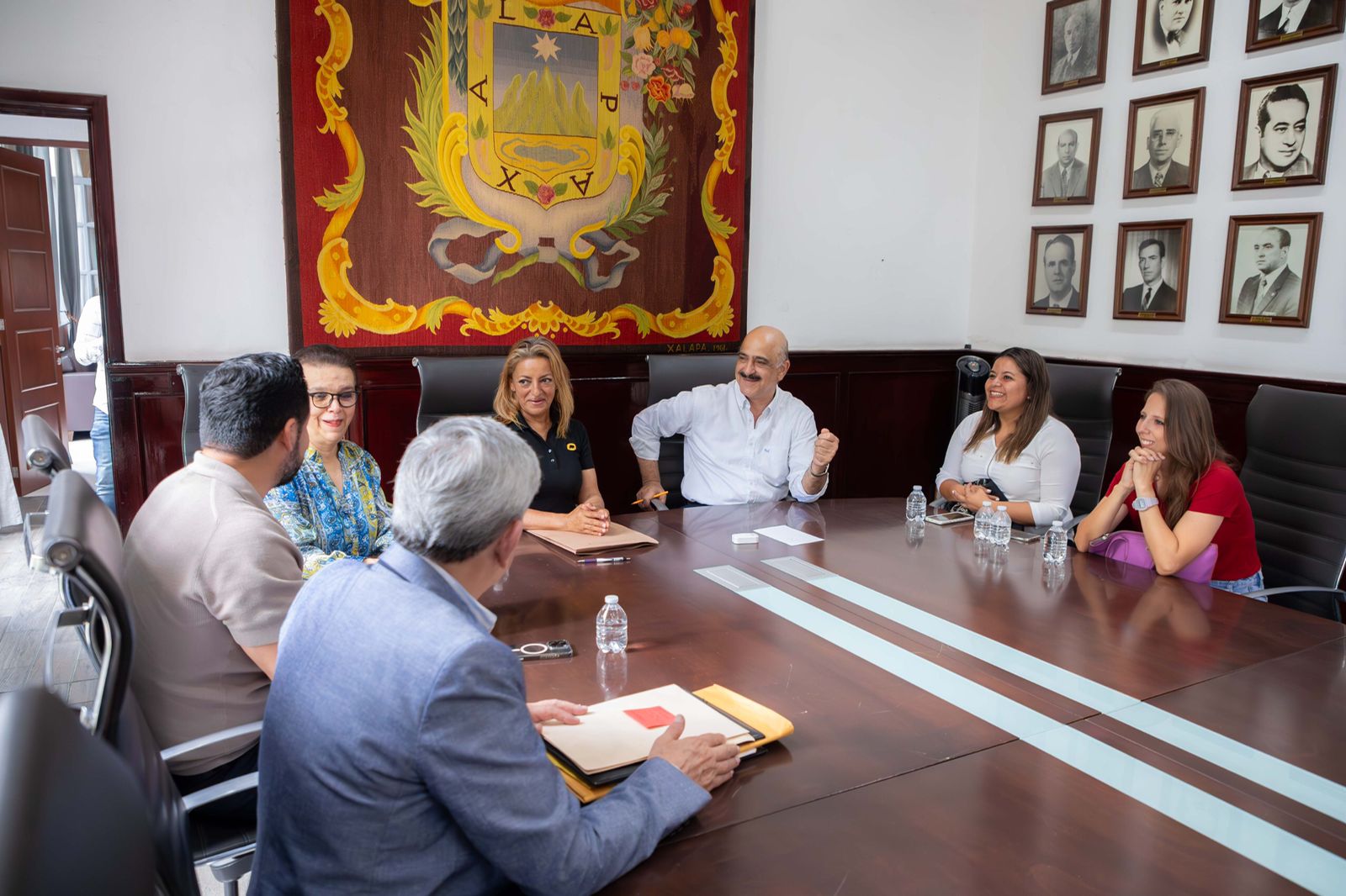 Firma Ayuntamiento de Xalapa contrato de comodato con albergue Ada Azul ada azul