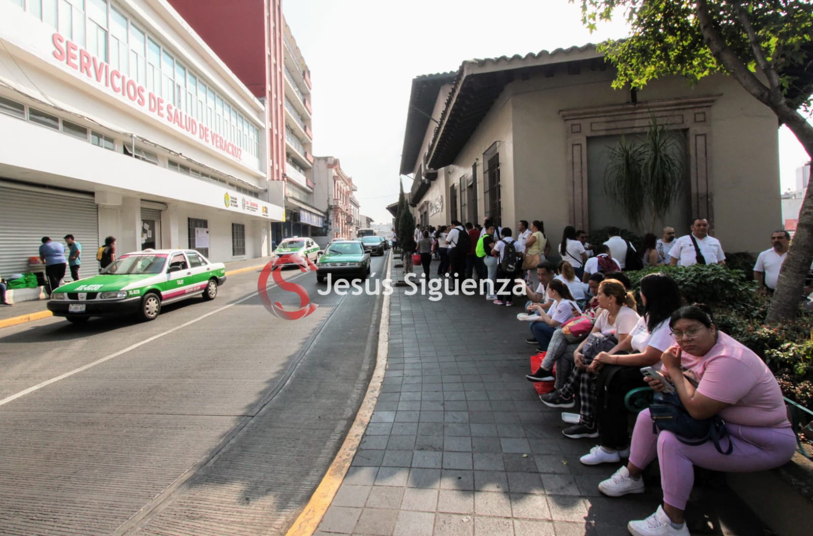 Por esta razón, trabajadores de Salud tomaron oficinas y hospitales en Veracruz paro salud