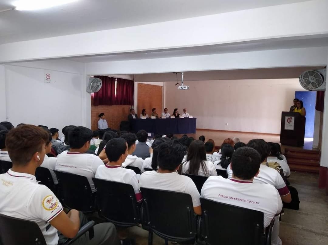 Sigue disputa por el control del CBTIS 165 de Coatepec IMG-20240716-WA0009