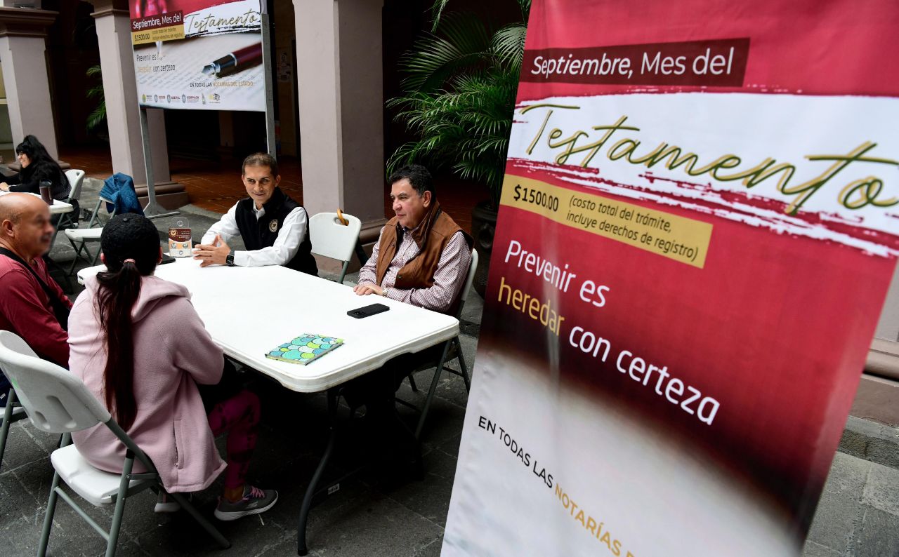 Realiza Colegio de Notarios jornada de orientación gratuita en Palacio Municipal Mes del testamento