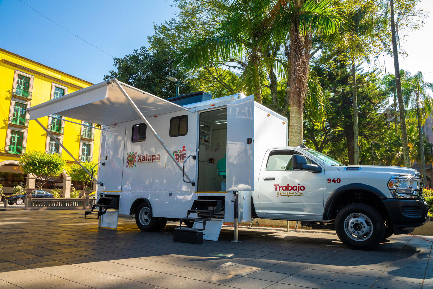 Entrega Ricardo Ahued Unidad Médica Móvil al DIF Municipal Jornada de Salud-Unidad Móvil-03