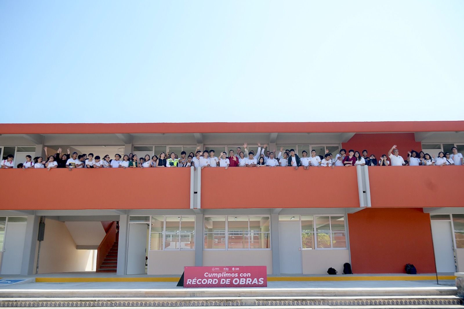 Después de 20 años, estudiantes del Ilustre tienen planteles nuevos y seguros Instituto Ilustre