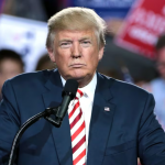 Trump atribuye a política arancelaria el traslado de planta de Toyota de México a EU