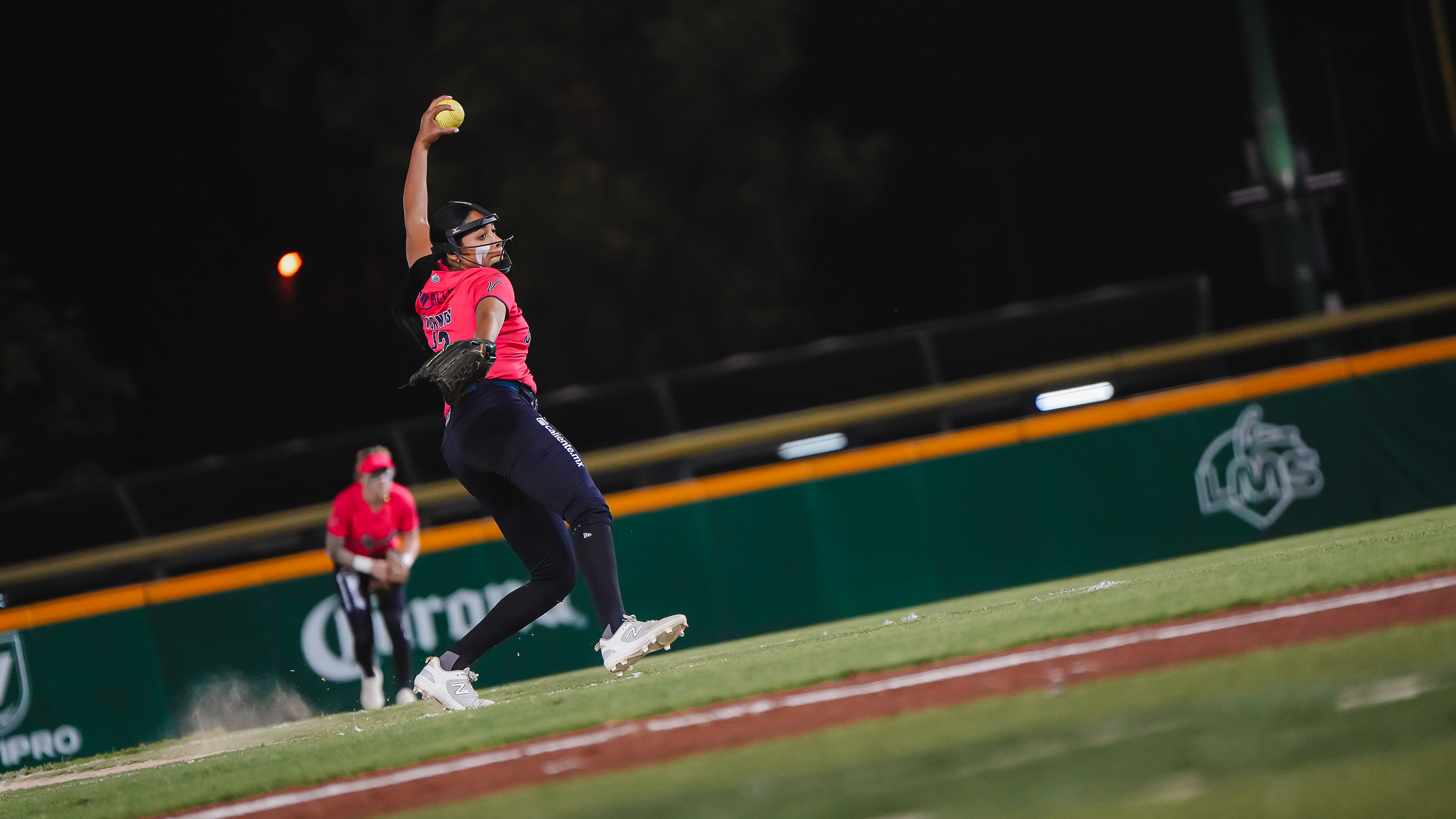 El Águila sella triunfo ante Bravas en la séptima entrada Softbol