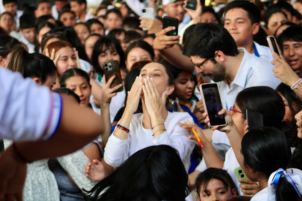 En el impulso a la educación con la beca Rita Cetina, palabra cumplida: Claudia Sheinbaum WhatsApp Image 2025-02-15 at 10.21.07 PM