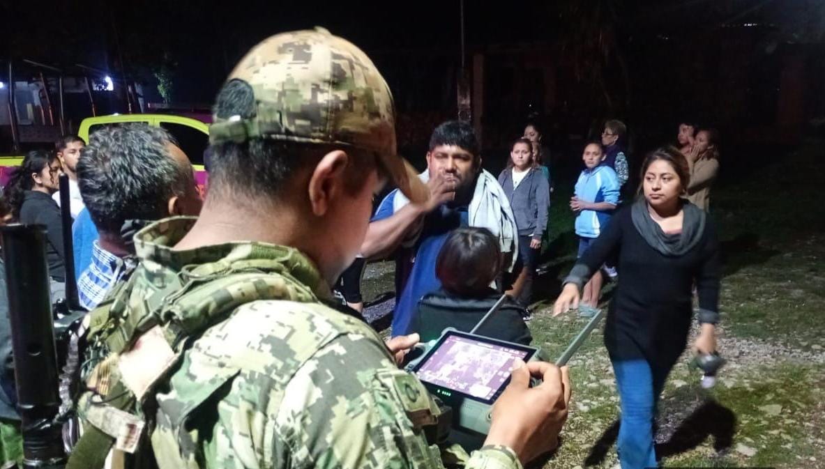 Autoridades regresan a casa a mujer lesionada y extraviada en el cerro WhatsApp Image 2025-02-18 at 13.08.07