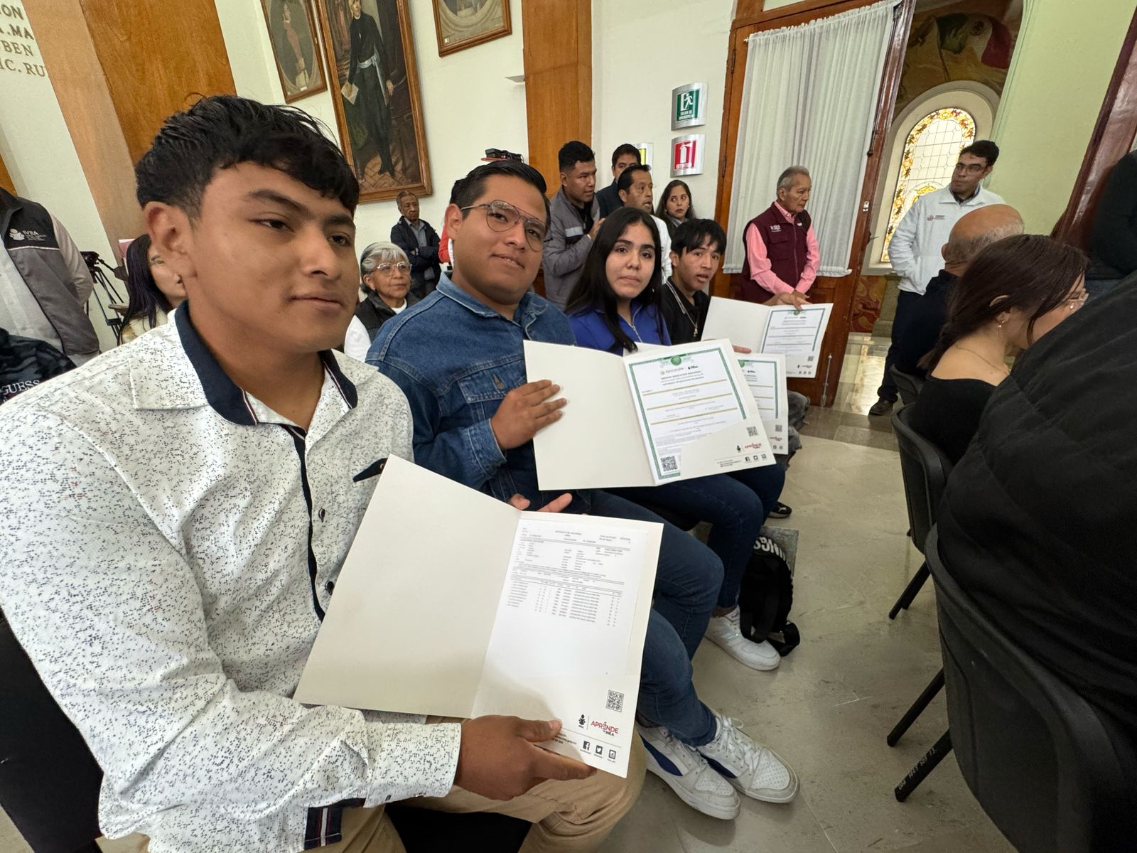 Reciben ciudadanos certificados de estudios del IVEA WhatsApp Image 2025-02-24 at 14.49.03