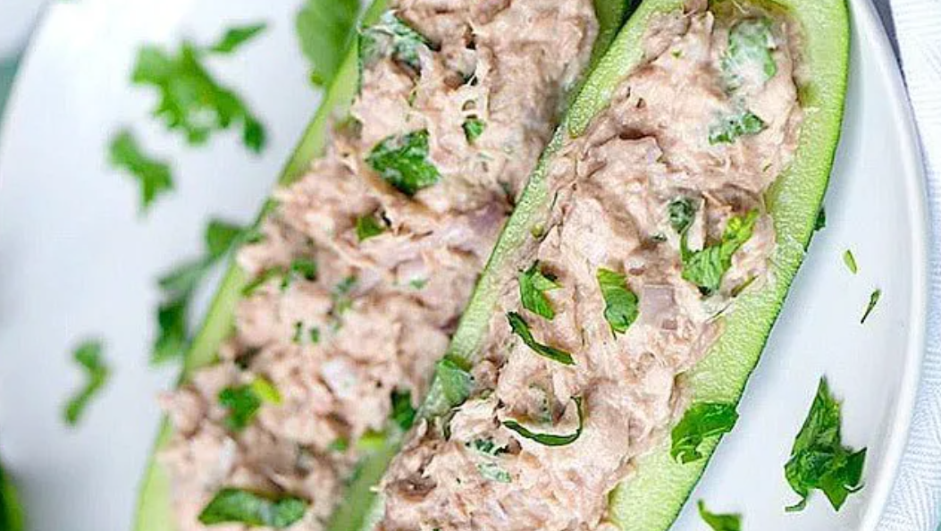 3 botanas para disfrutar del Súper Tazón con poco presupuesto pepinos rellenos de atún