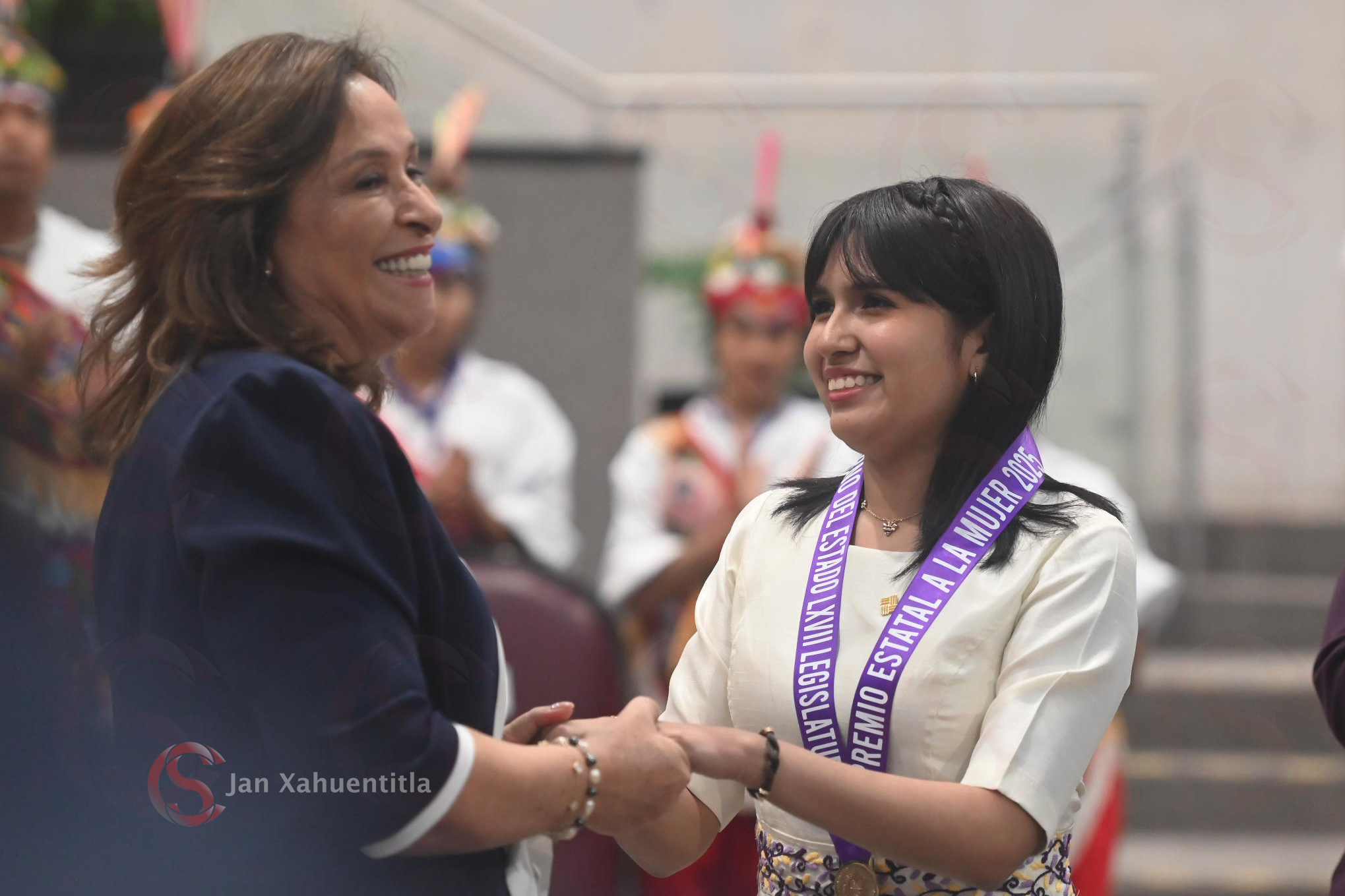 Medalla Ángela Olazarán-03