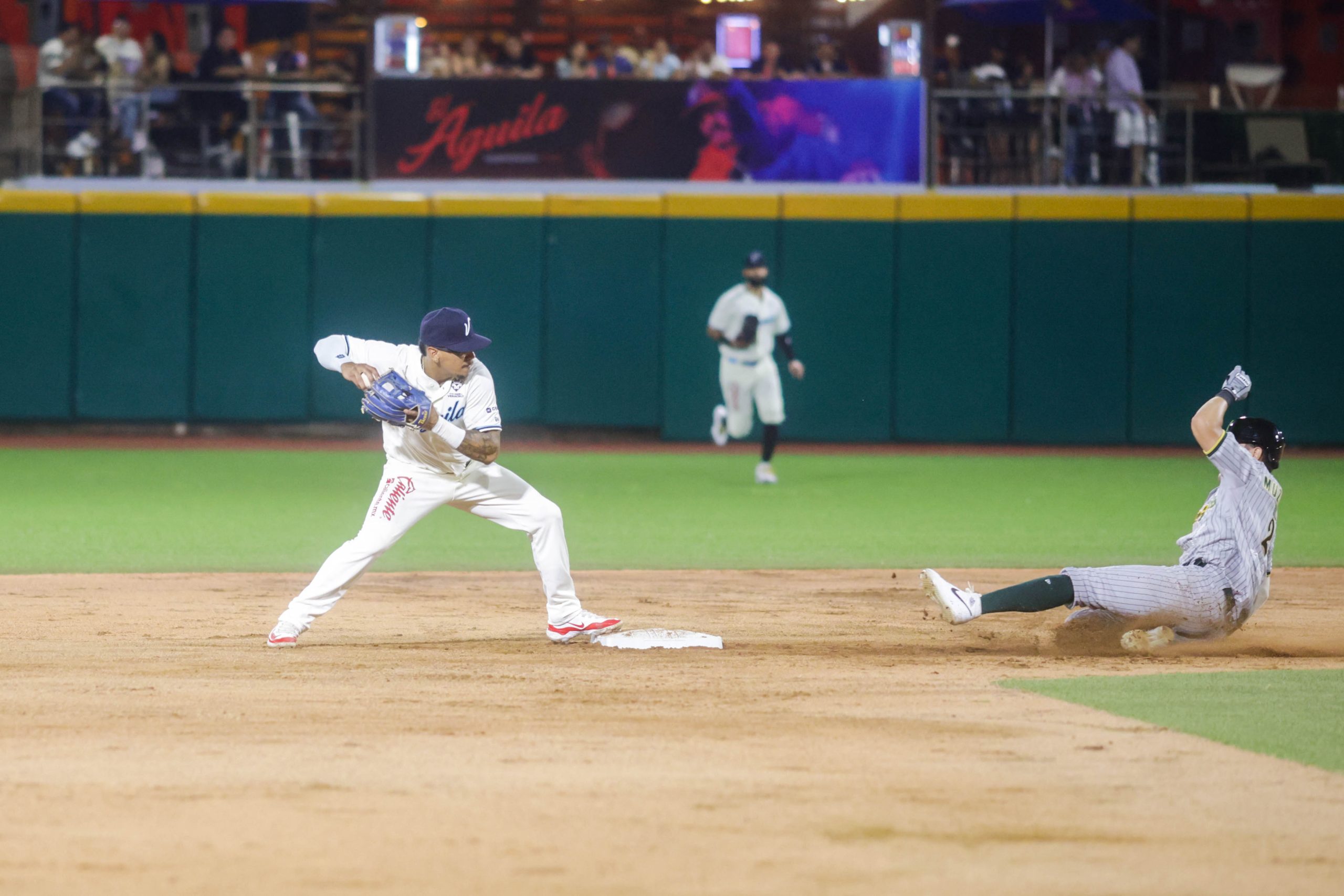 PEDRO MARTINEZ Águila de Veracruz