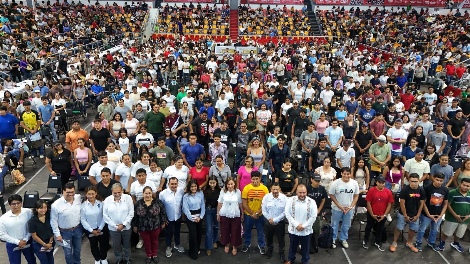 Veracruz, primer lugar nacional en entrega de becas: Gómez Cazarín WhatsApp Image 2025-04-26 at 7.20.56 PM