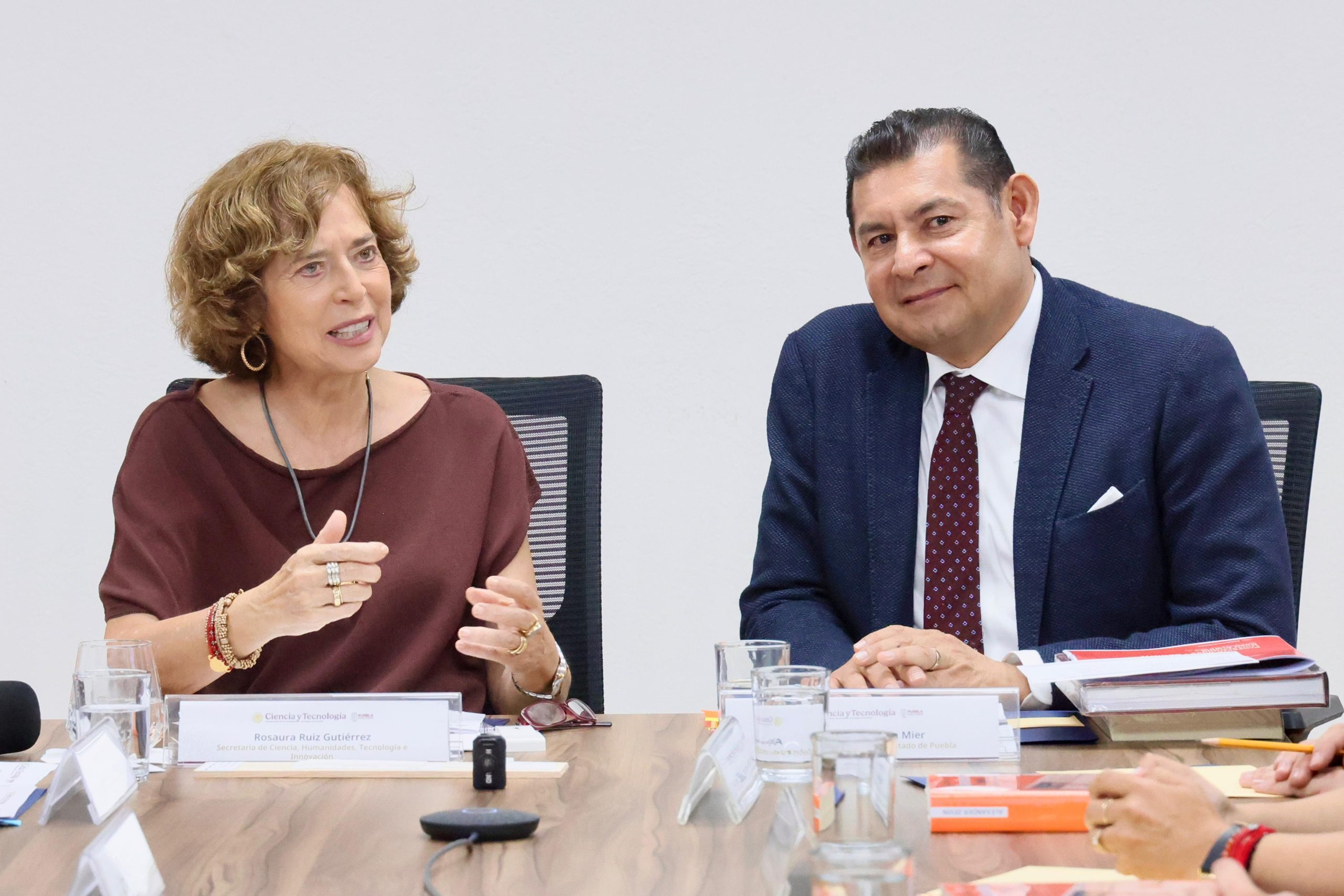 Rosaura Ruíz y Alejandro Armenta