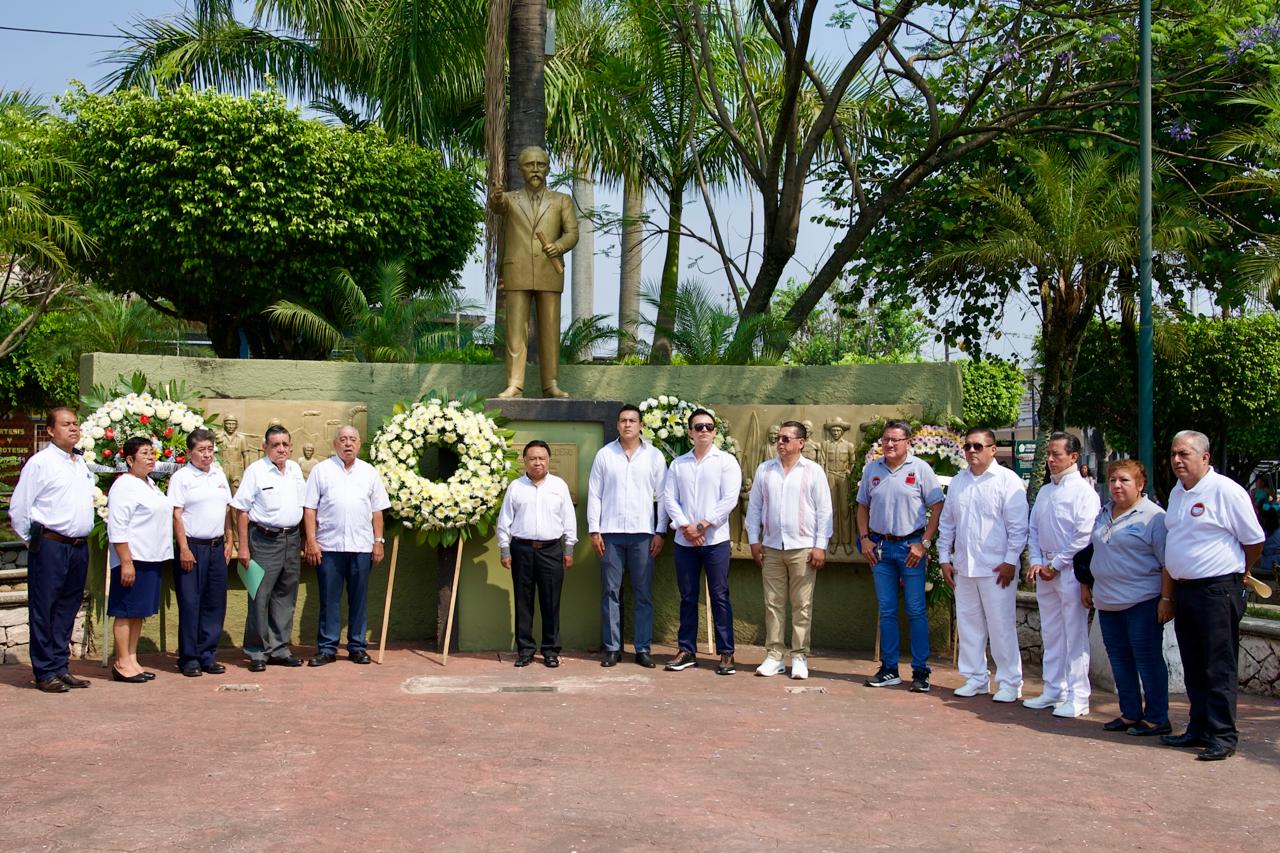 Conmemoran autoridades y dirigentes sindicales Día del Trabajo WhatsApp Image 2025-05-01 at 12.41.06