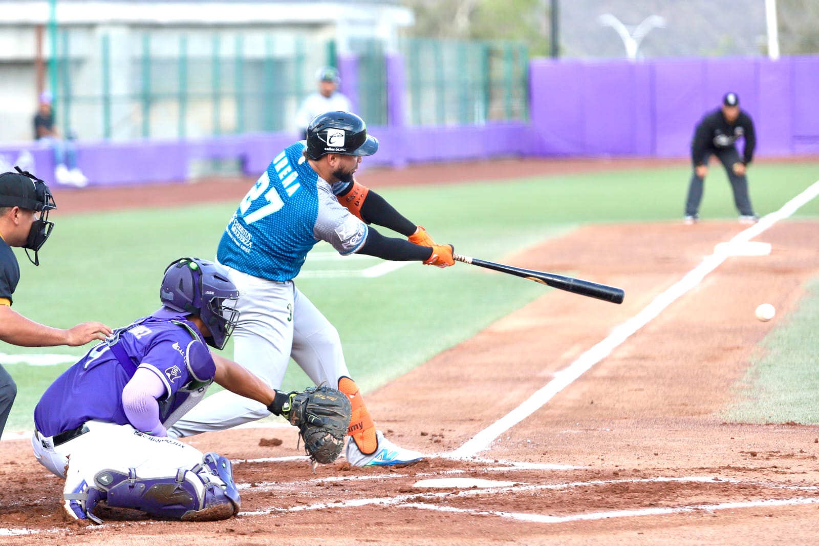 Victoria contundente: Pericos de Puebla aplastan a Conspiradores 16-3 Pericos de Puebla