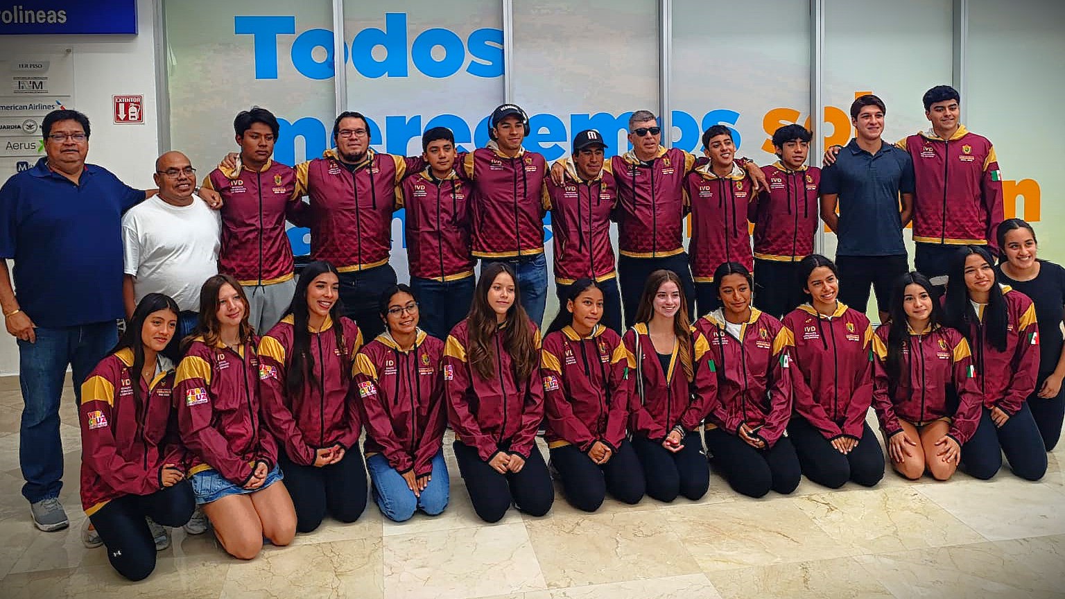 Llegan nadadores veracruzanos a Olimpiada Nacional CONADE 2025 WhatsApp Image 2025-05-30 at 12.37.46