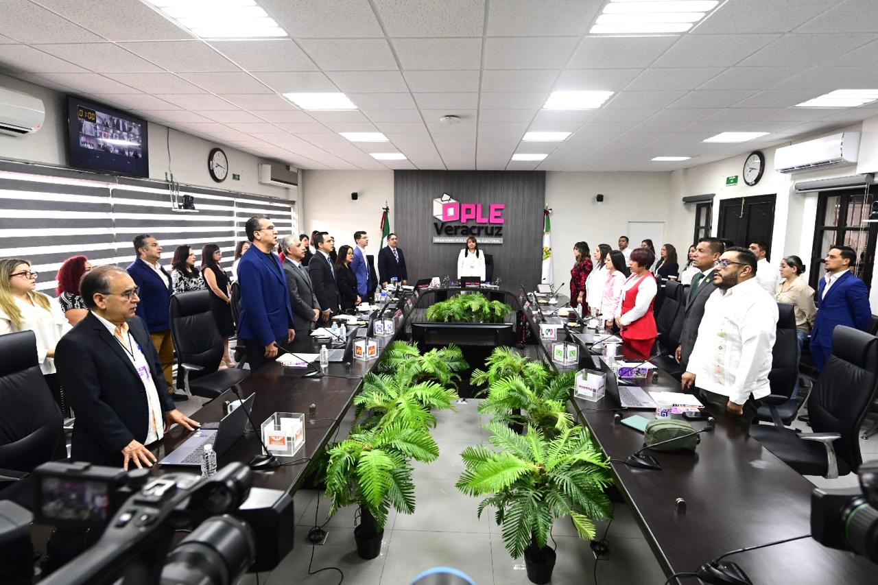 Consejo General del OPLE Veracruz se instala en sesión permanente para vigilar la Jornada Electoral del PELO 2024-2025 OPLE Veracruz
