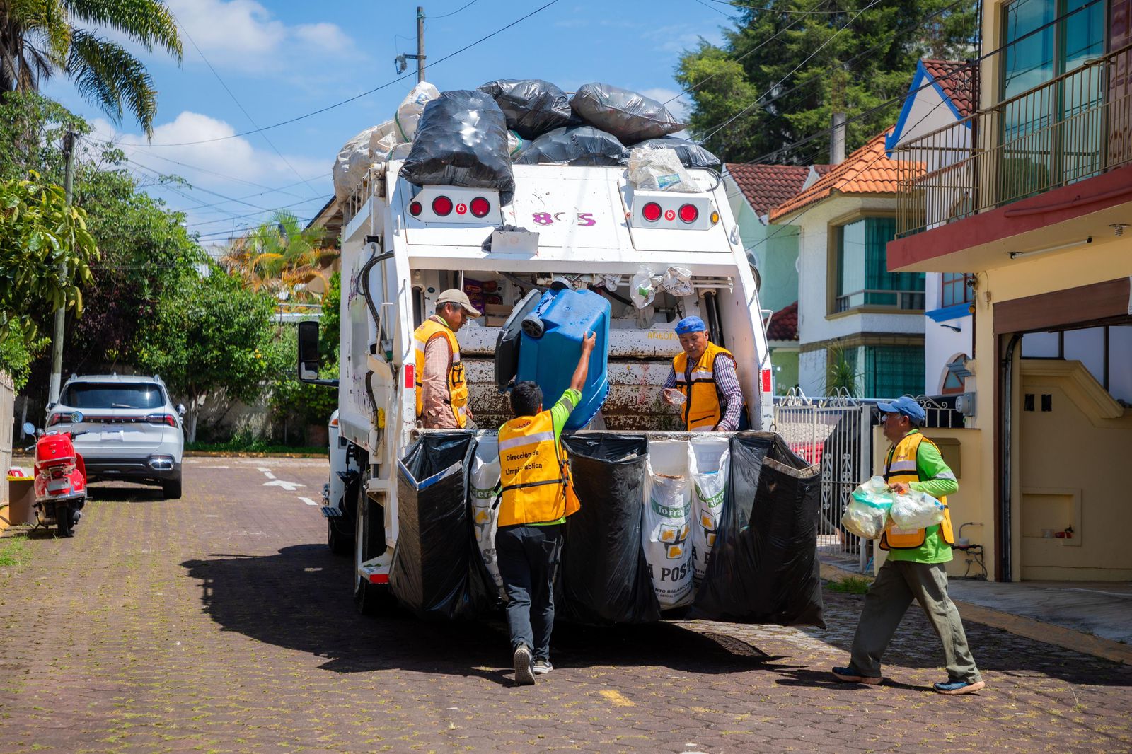 Veracruz cuarto lugar en generación de basura en el país camión de basura
