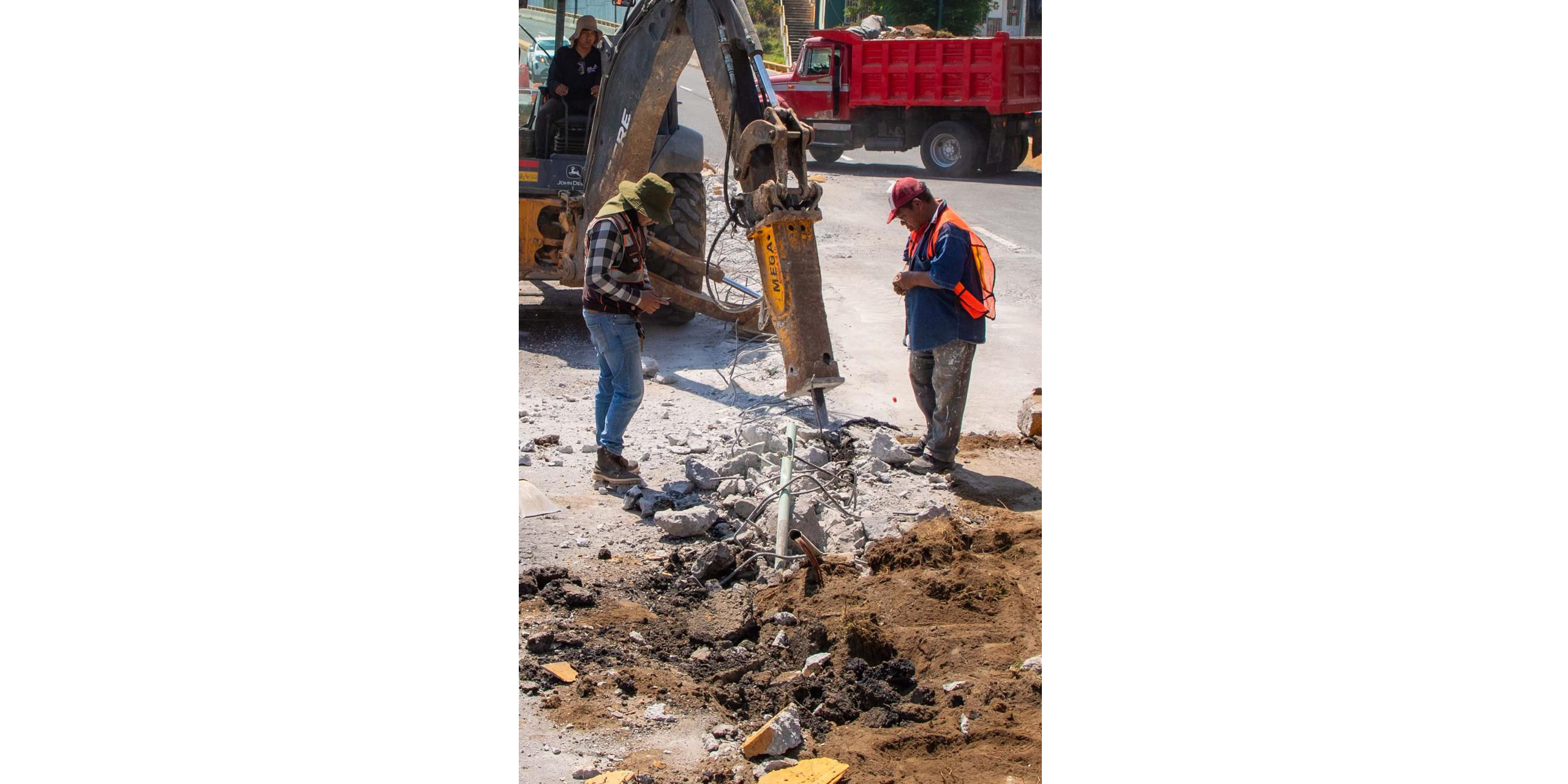 Por obra pública, se interrumpirá el tránsito de Rancho Viejo a la calle Hortencia maquinaria-pavimentación